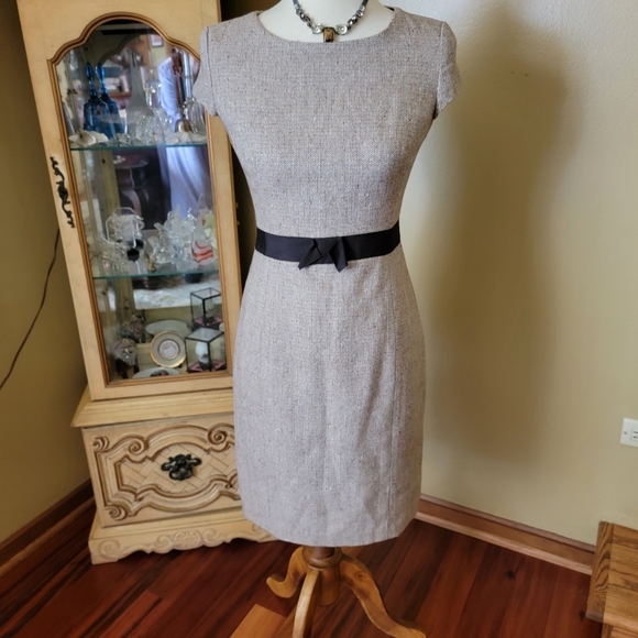 Banana Republic Dresses & Skirts - BANANA REPUBLIC | CREAM HERRINGBONE TWEED SHEATH